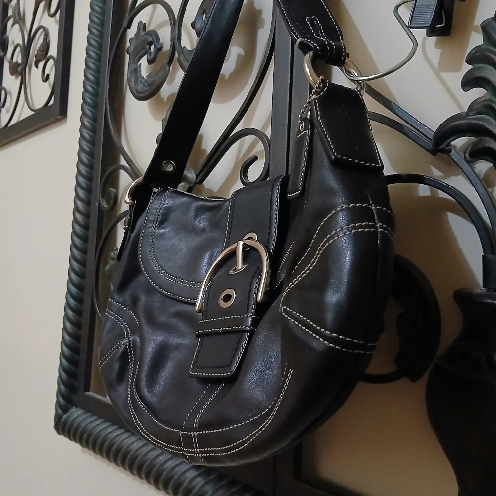 Sold!! Coach Vintage Y2K Soho Leather Flap Buckle Leather Shoulder Bag - Picture 5 of 13